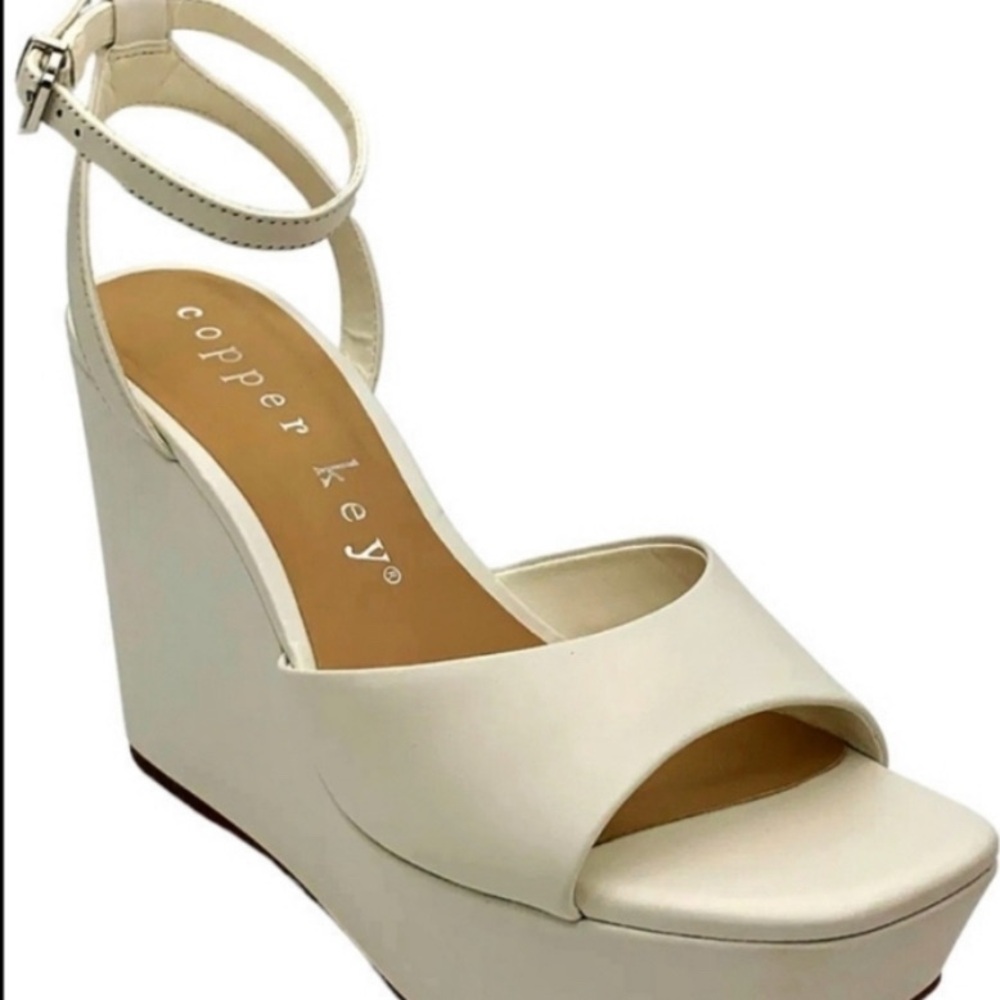 Daybreak Leather Ankle Strap Platform Wedges White - Medium